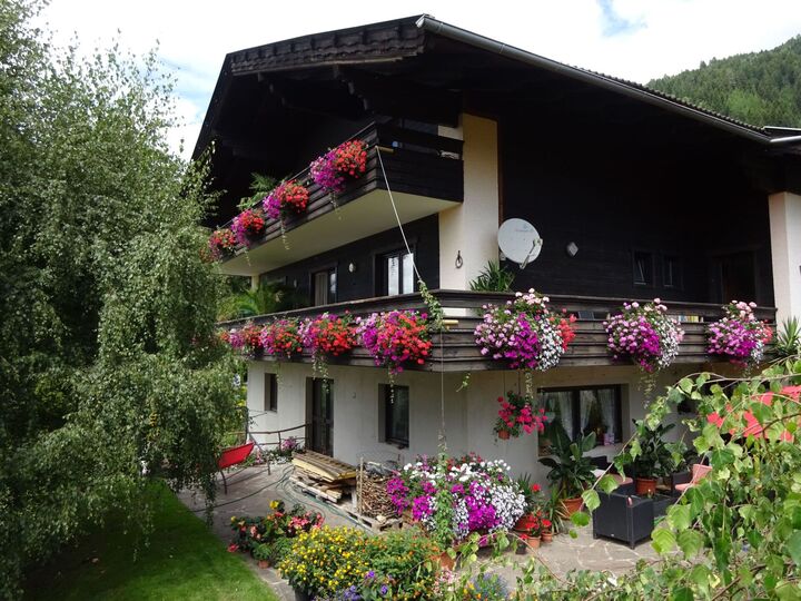 2-Bed Apartment in Spittal an der Drau, Sleeps 6, 1080