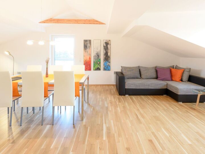 Stunning 2-Bed Apartment in Volkermarkt, Sleeps 6, 1078, Unterburg am Klopeiner See, Austria
