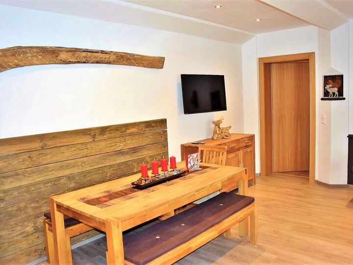 Charming 2-Bed Apartment in Kitzbuhel, Sleeps 6, 1147