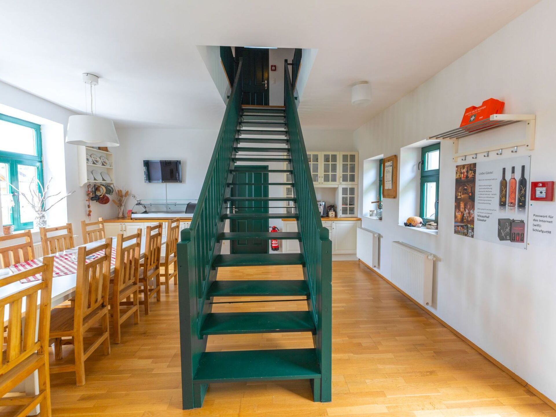 Stylish 5-Bed House in Ganserndorf, Sleeps 11, 1004