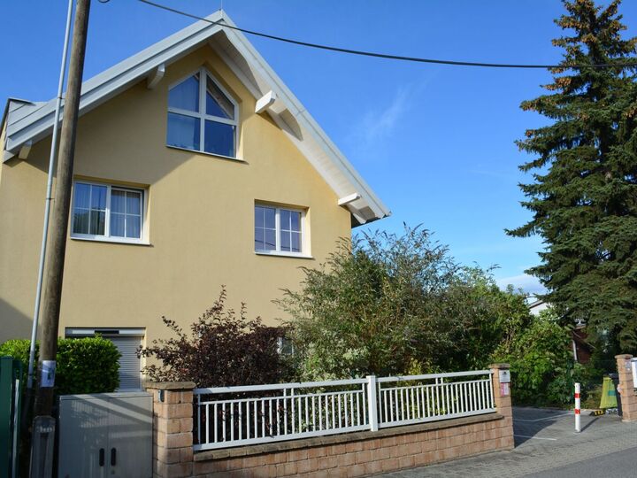 Gorgeous 1-Bed Apartment in Wien, Sleeps 4, 1003, Wien, Austria