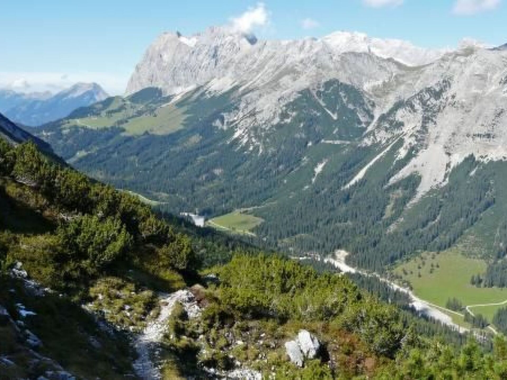 Luxurious 2-Bed Apartment in Innsbruck-Land, Sleeps 4, 1155