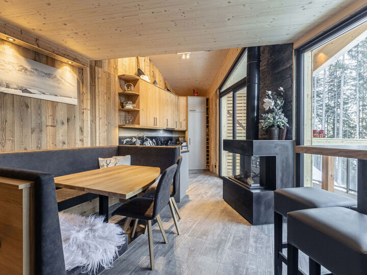 Serene 4-Bed House in Liezen, Sleeps 9, 1038, Schladming, Austria