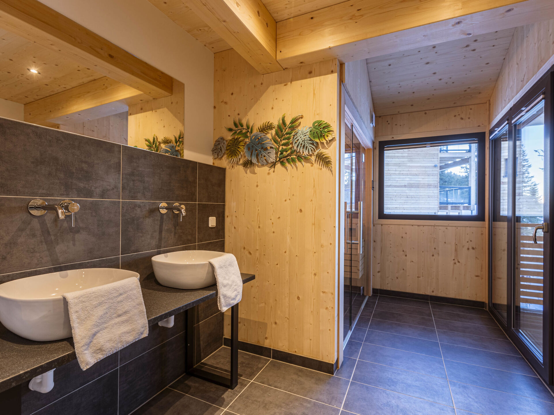 Bathroom / Wellness
