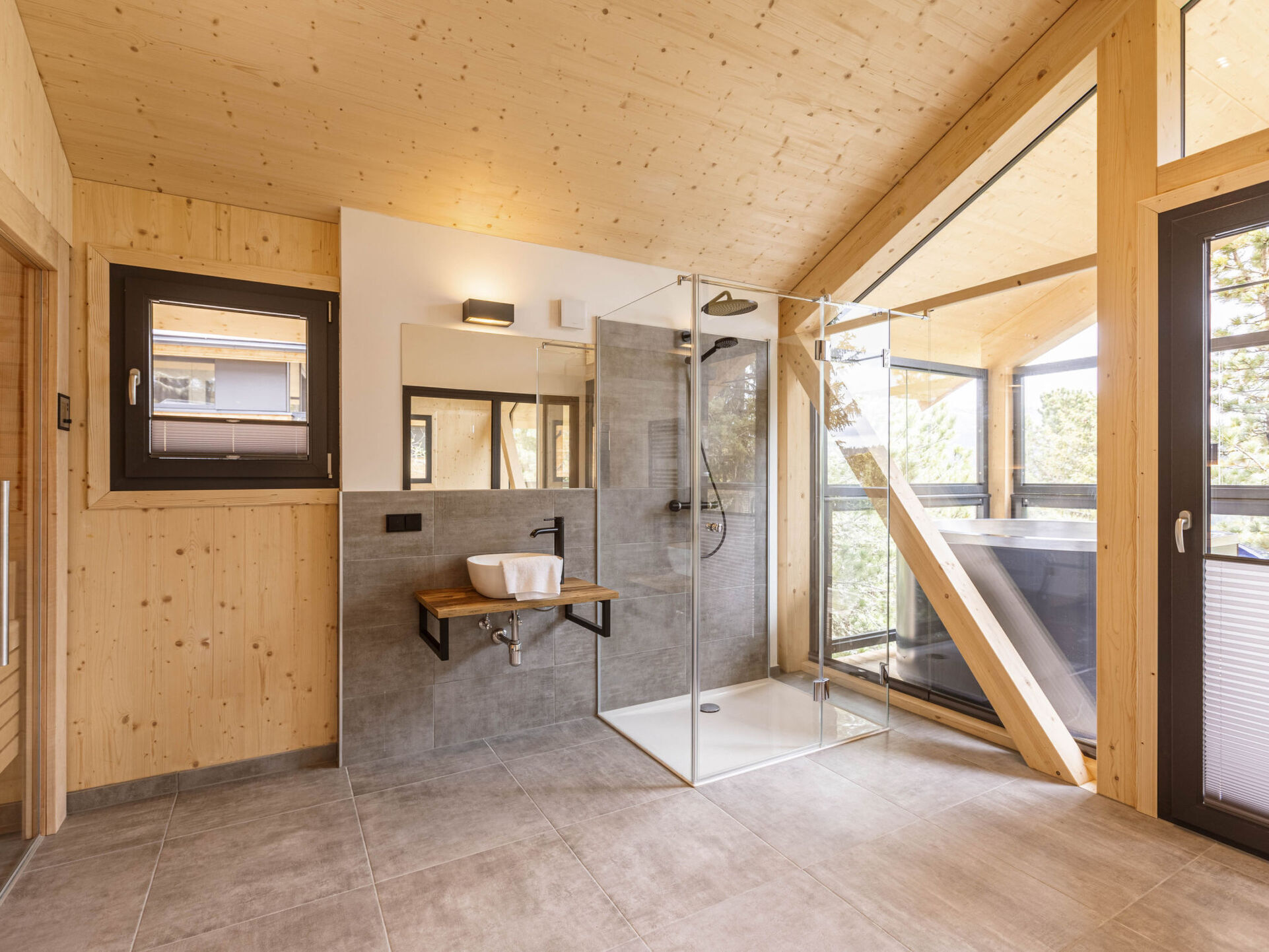 Bathroom / Wellness