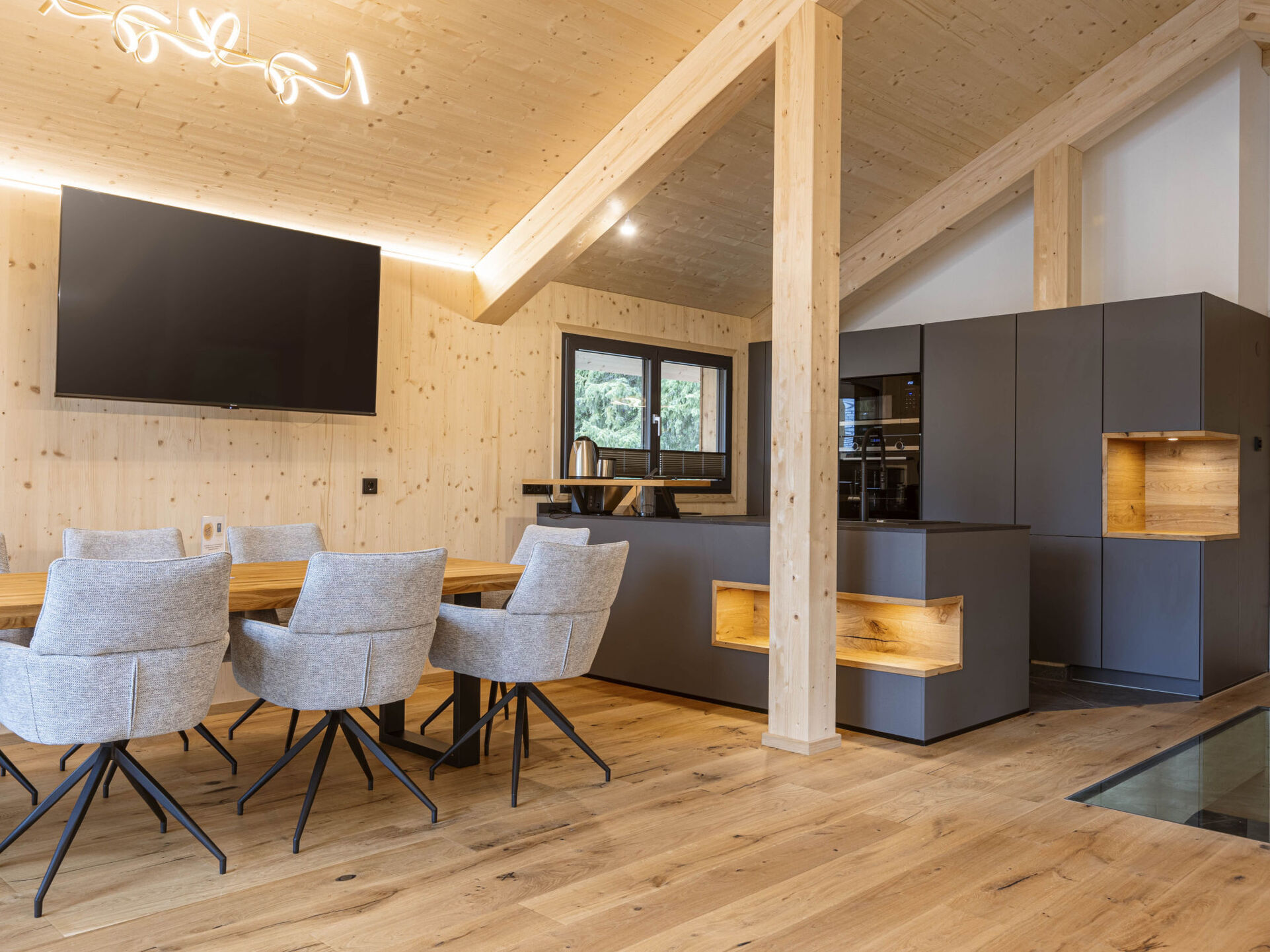 Kitchen / Dining Room