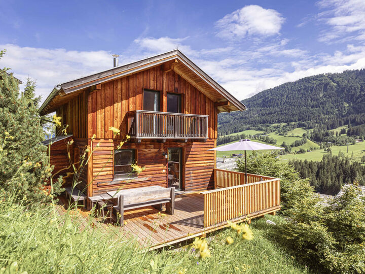 Gorgeous 3-Bed House in Hallein, Sleeps 8, 1088, Steuer, Austria
