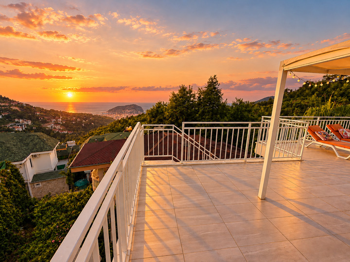 5 Star Villa Majestica — Sea, Castle & Elite Mediterranean Stay