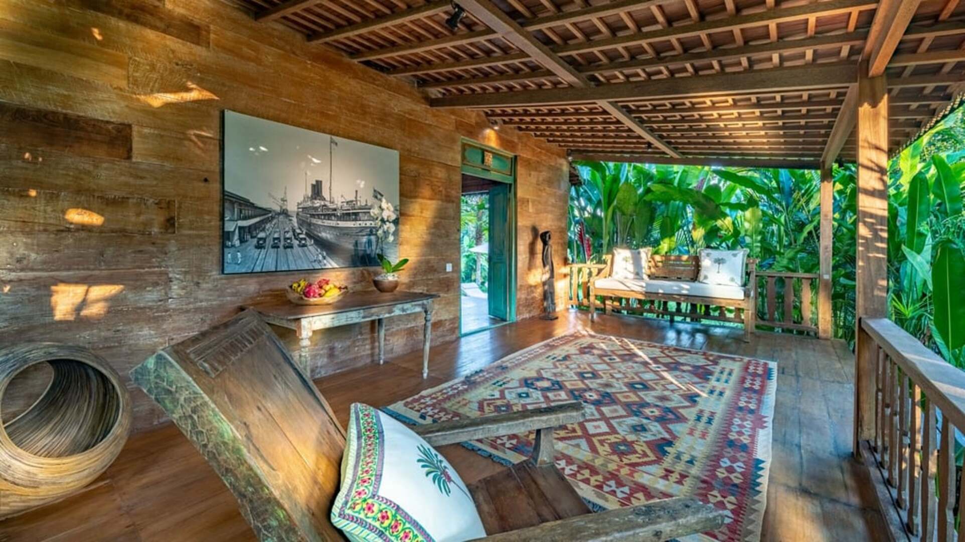 5 Star Villa Nag Shampa – A Private Balinese Masterpiece