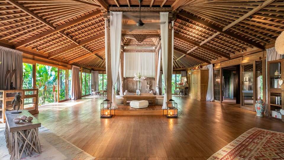 5 Star Villa Nag Shampa – A Private Balinese Masterpiece