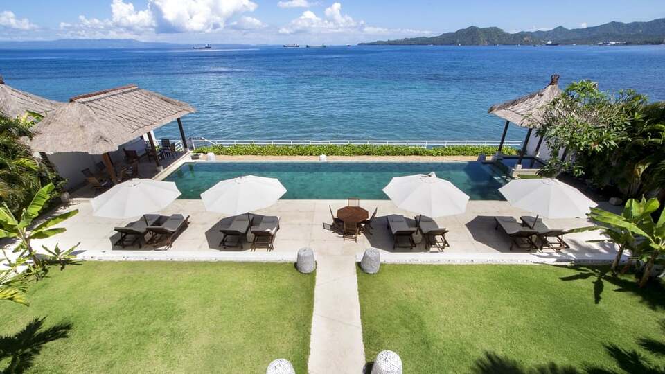 5 Star Villa Lucia – Elegant Oceanfront Living