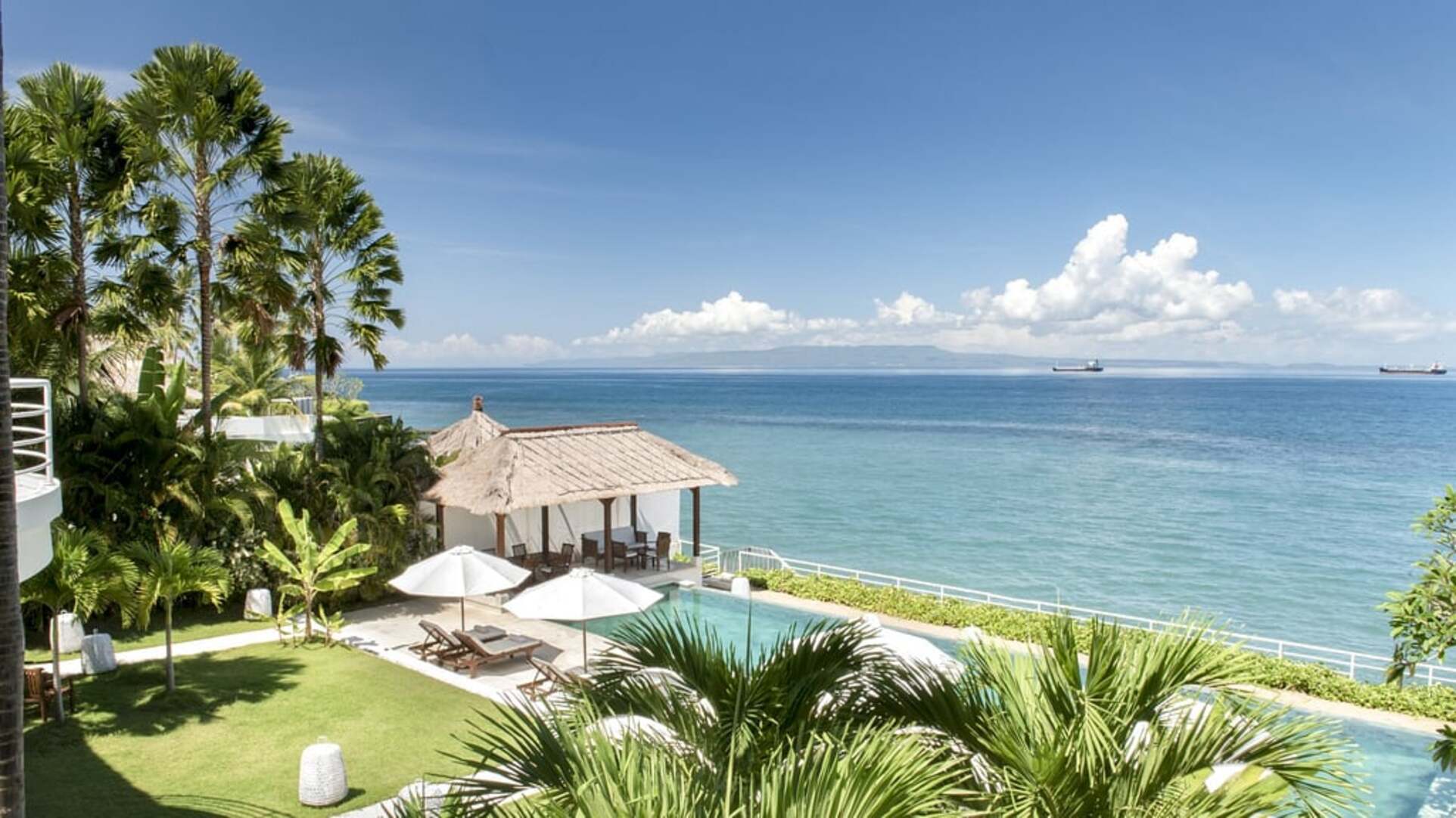 5 Star Villa Lucia – Elegant Oceanfront Living