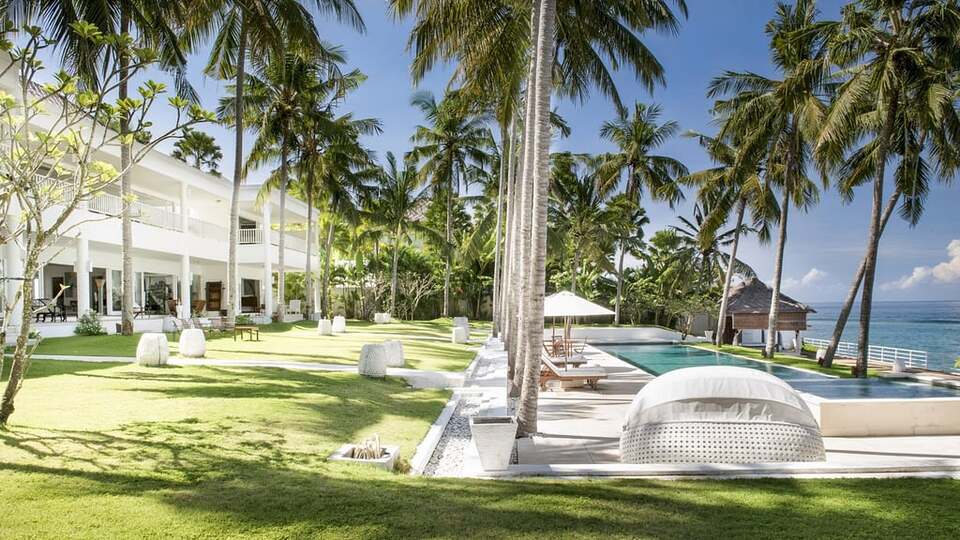 5 Star Villa Stella – Elegant Beachfront Serenity