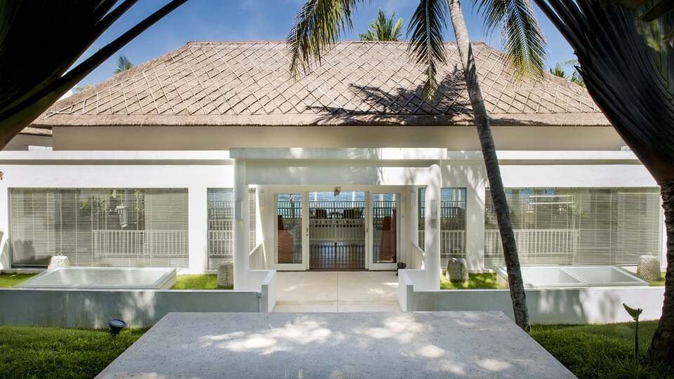 5 Star Villa Lulla – A Luxurious Beachfront Escape in Bali