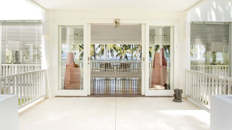 5 Star Villa Lulla – A Luxurious Beachfront Escape in Bali