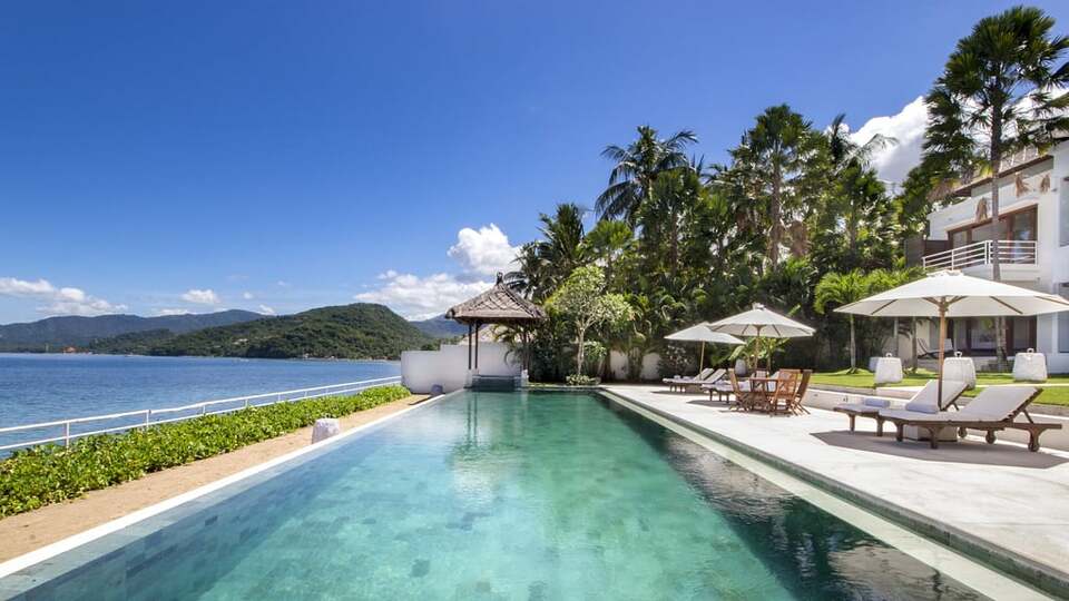 5 Star Villa Lulla – A Luxurious Beachfront Escape in Bali