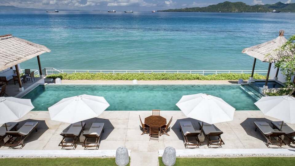 5 Star Villa Lulla – A Luxurious Beachfront Escape in Bali