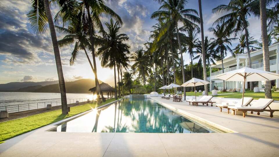 5 Star Villa Lulla – A Luxurious Beachfront Escape in Bali