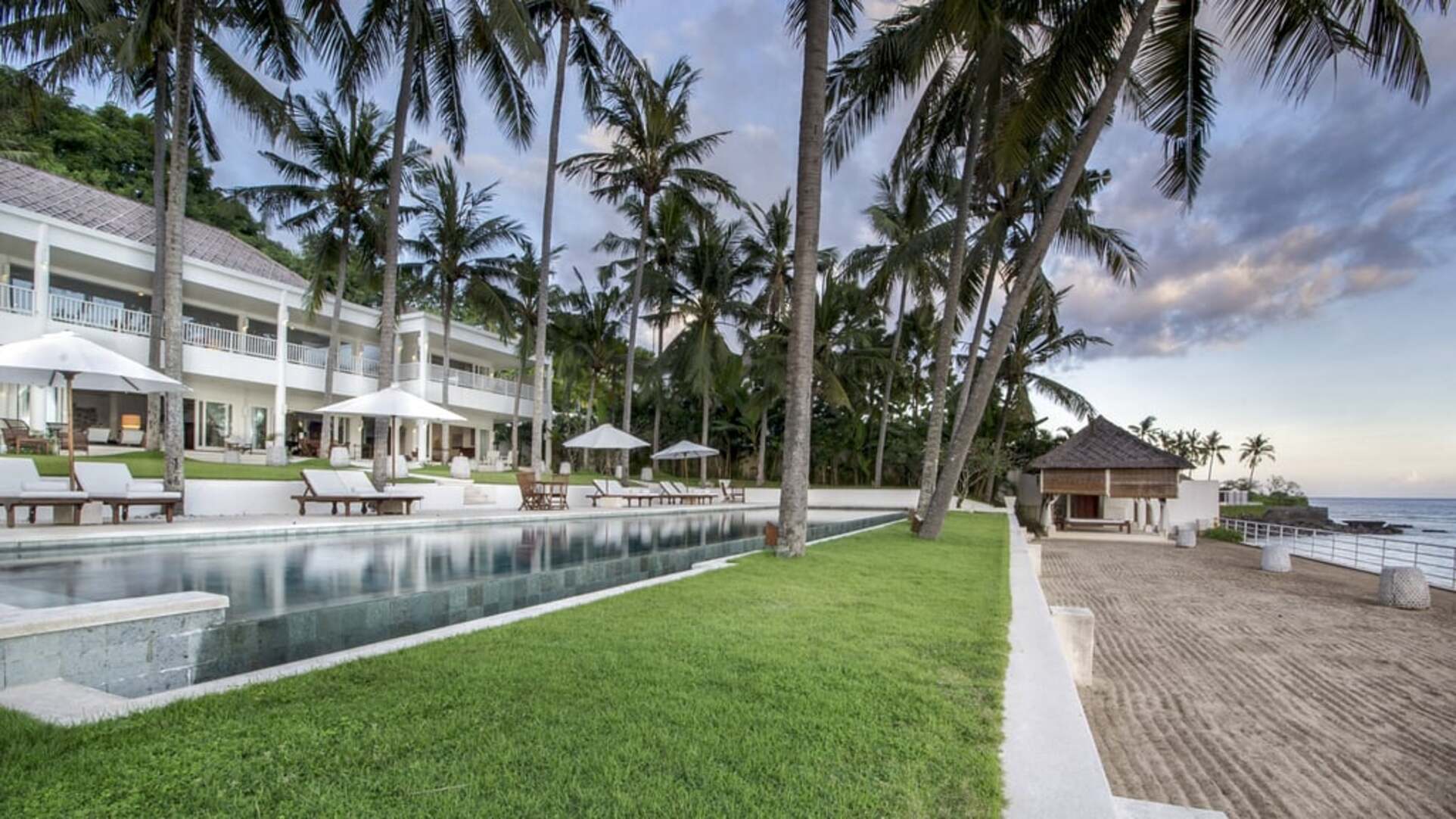 5 Star Villa Lulla – A Luxurious Beachfront Escape in Bali