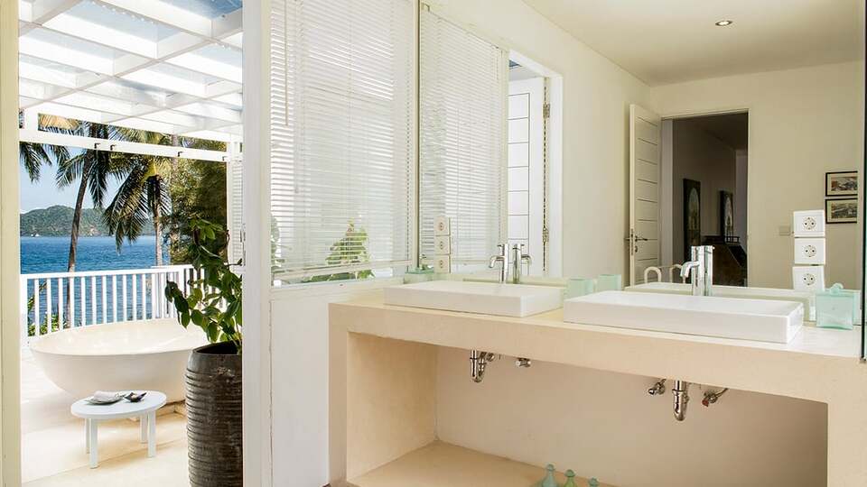 5 Star Villa Lulla – A Luxurious Beachfront Escape in Bali