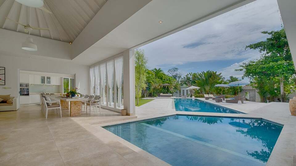 5 Star Villa Putih 1 – An Elegant Pererenan Hideaway