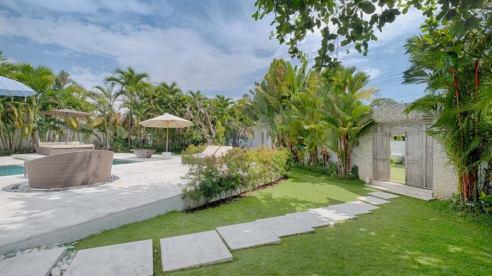 5 Star Villa Putih 1 – An Elegant Pererenan Hideaway