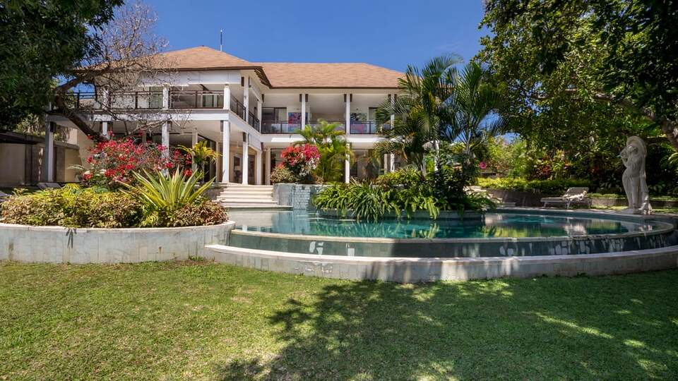 5 Star Villa Khajuraho – Uluwatu Serenity Escape, Uluwatu & Bingin, Indonesia