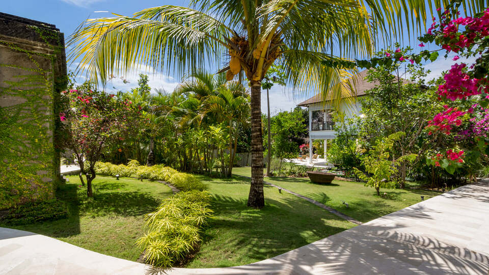 5 Star Villa Khajuraho – Uluwatu Serenity Escape
