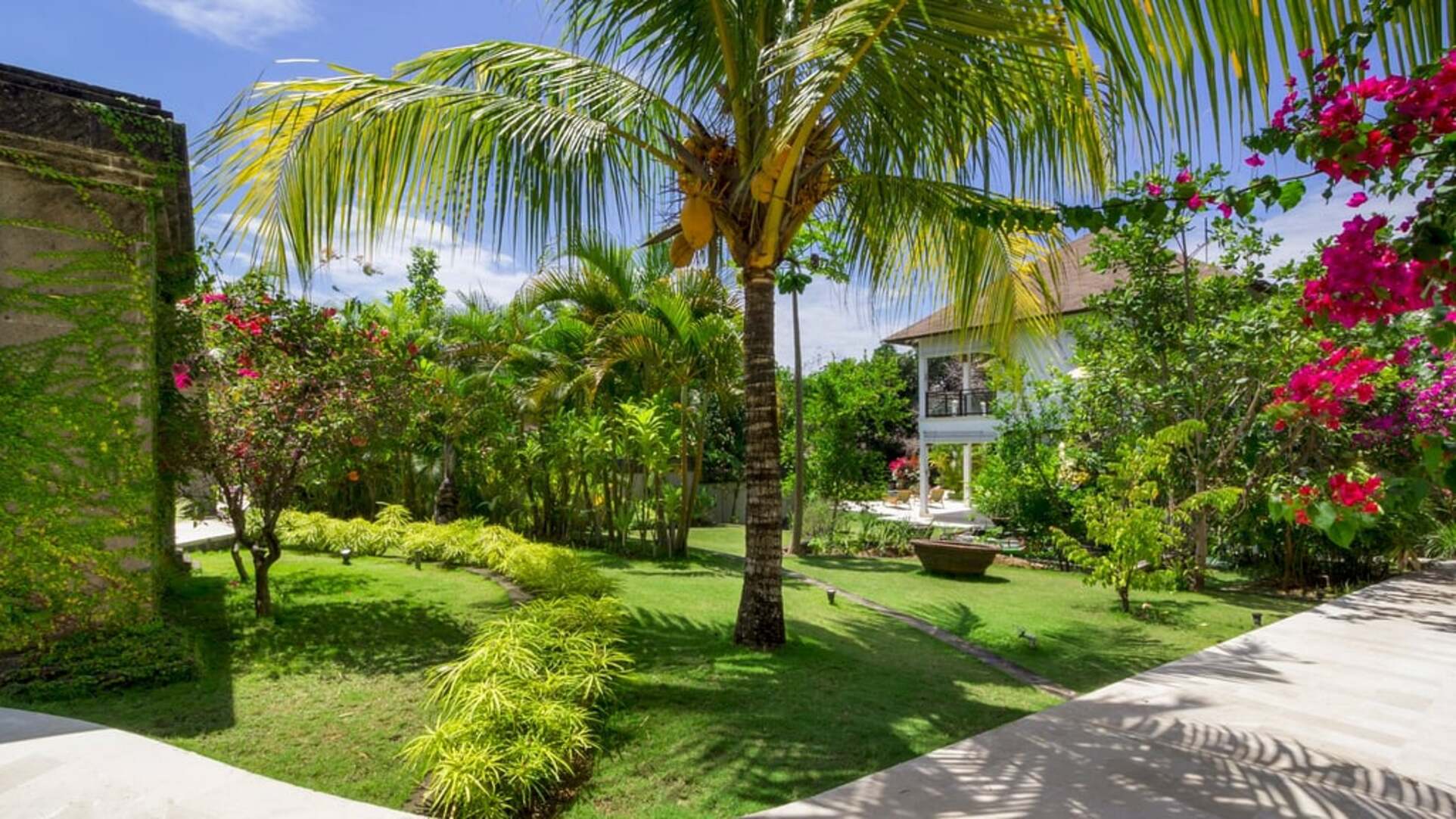 5 Star Akilea Estate – Tropical Grandeur Retreat
