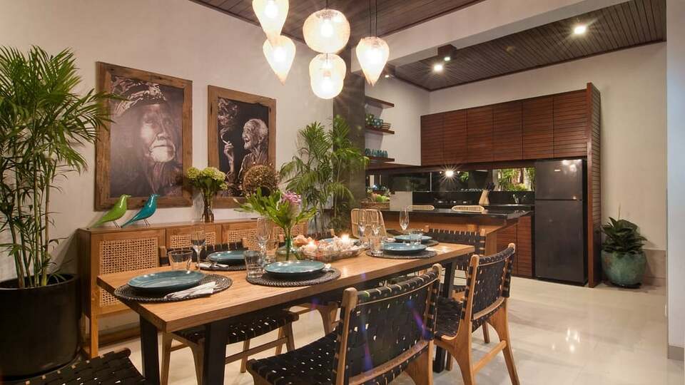 5 Star Minggu Villas – Tropical Group Escape