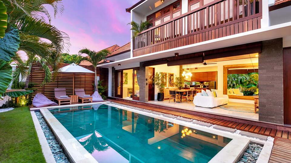 5 Star Minggu Villas – Tropical Group Escape