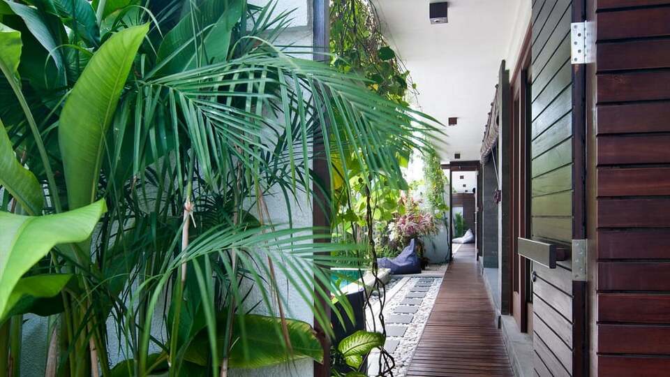 5 Star Minggu Villas – Tropical Group Escape