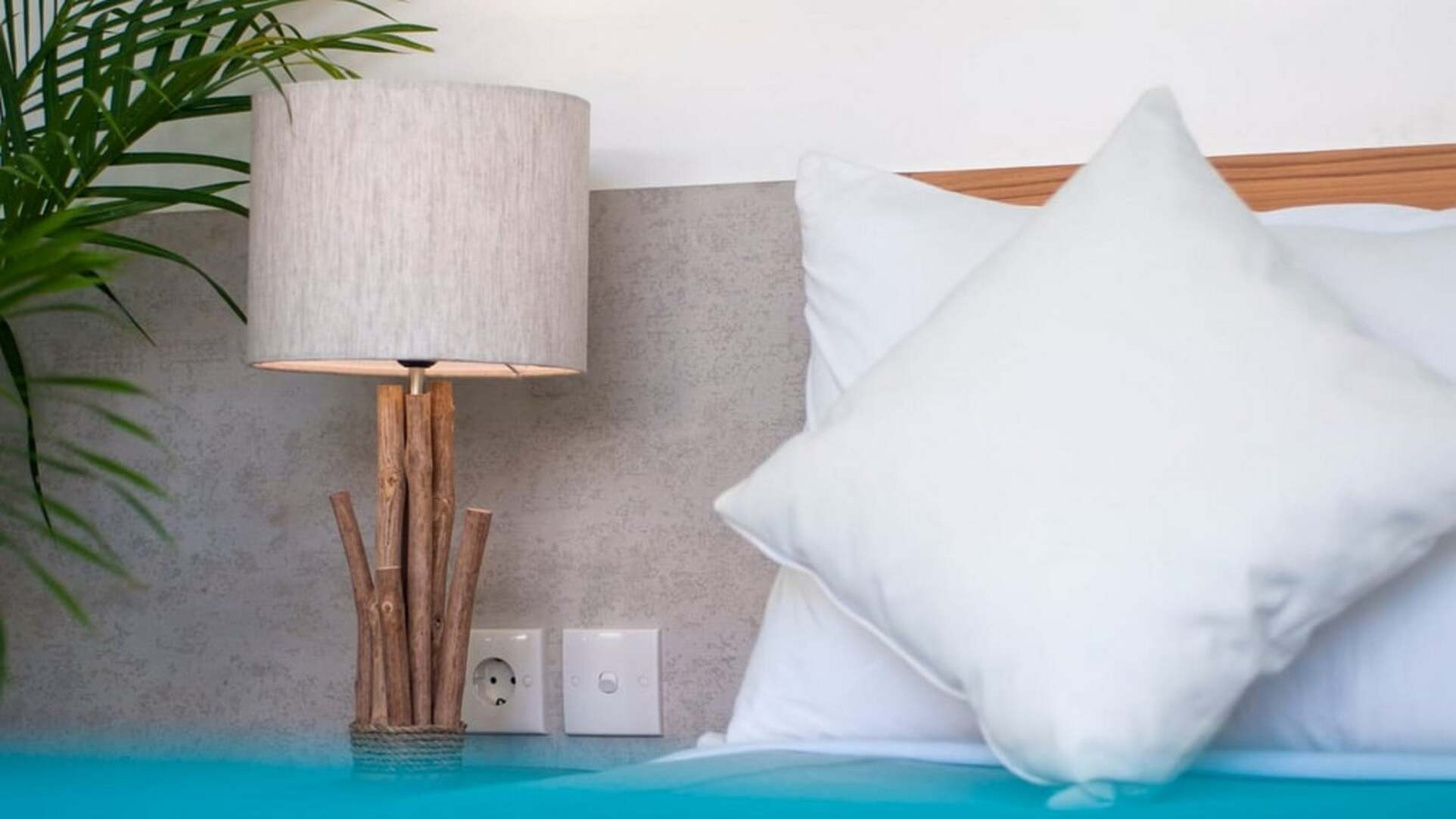 5 Star Minggu Villas – Tropical Group Escape