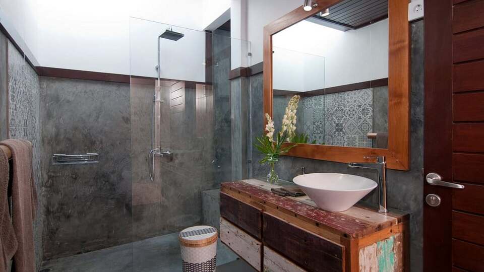 5 Star Minggu Villas – Tropical Group Escape