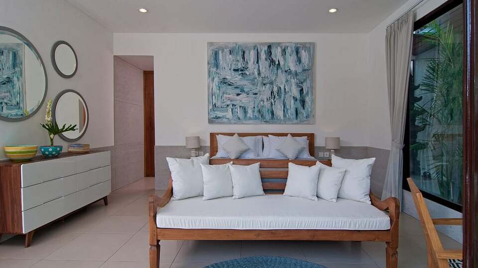 5 Star Minggu Villas – Tropical Group Escape