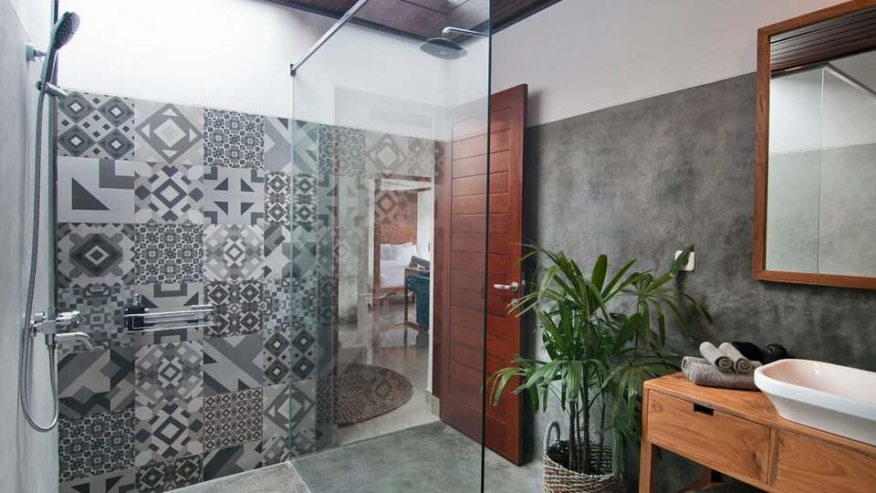 5 Star Minggu Villas – Tropical Group Escape