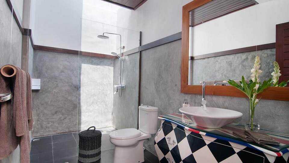 5 Star Minggu Villas – Tropical Group Escape