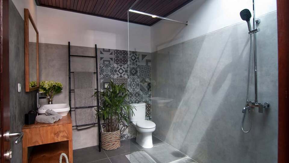 5 Star Minggu Villas – Tropical Group Escape