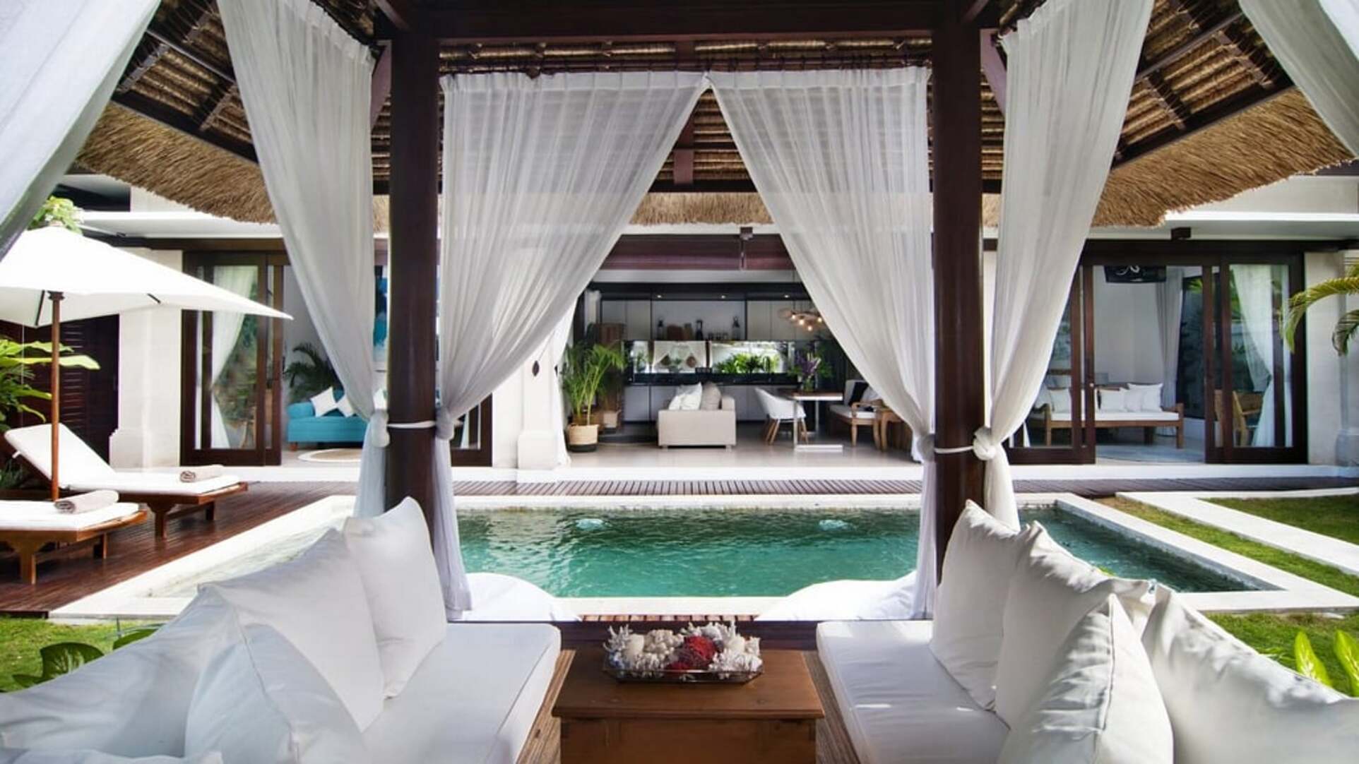 5 Star Minggu Villas – Tropical Group Escape