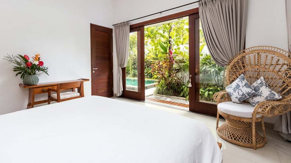 5 Star Minggu Villas – Tropical Group Escape
