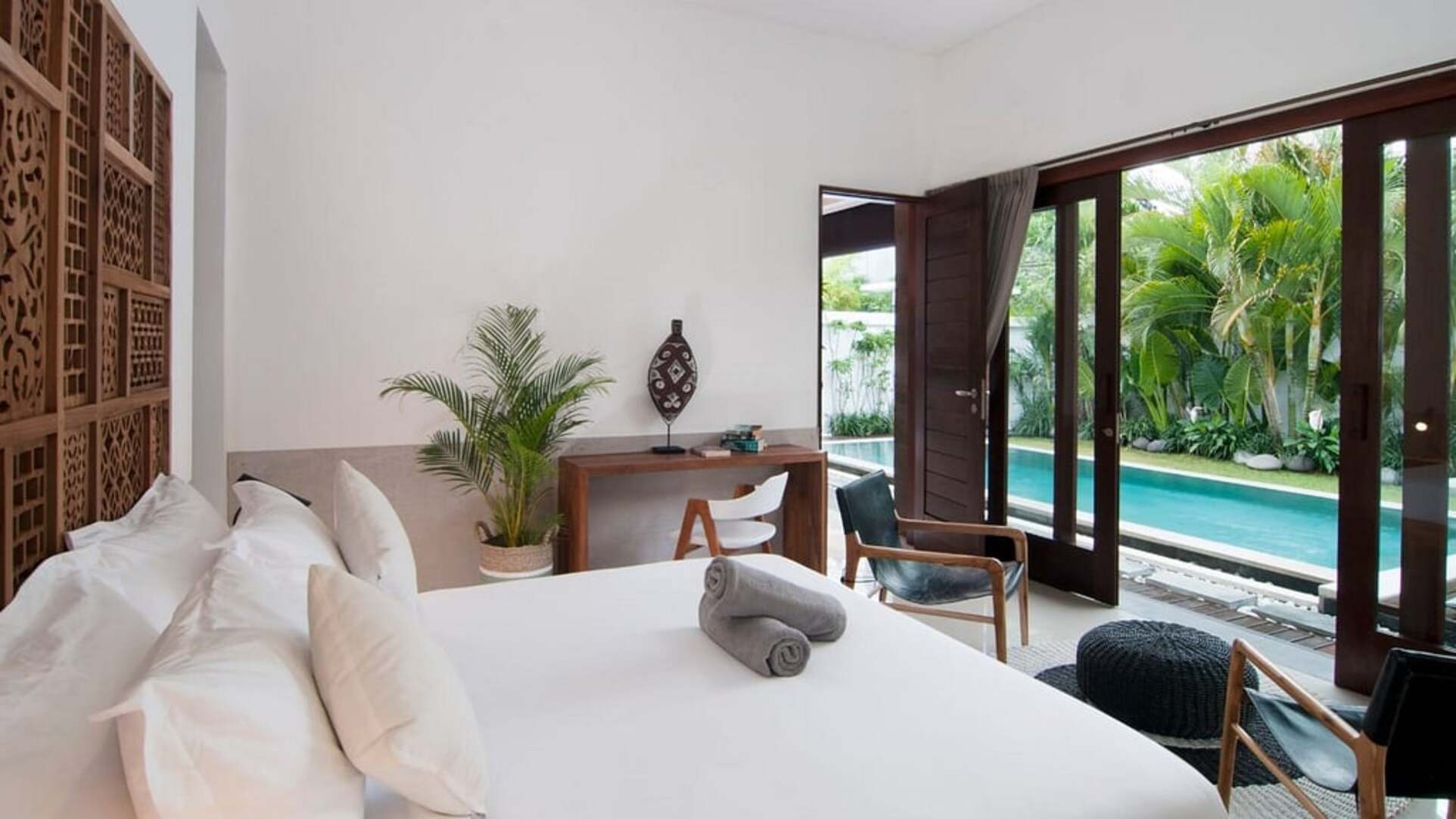 5 Star Minggu Villas – Tropical Group Escape