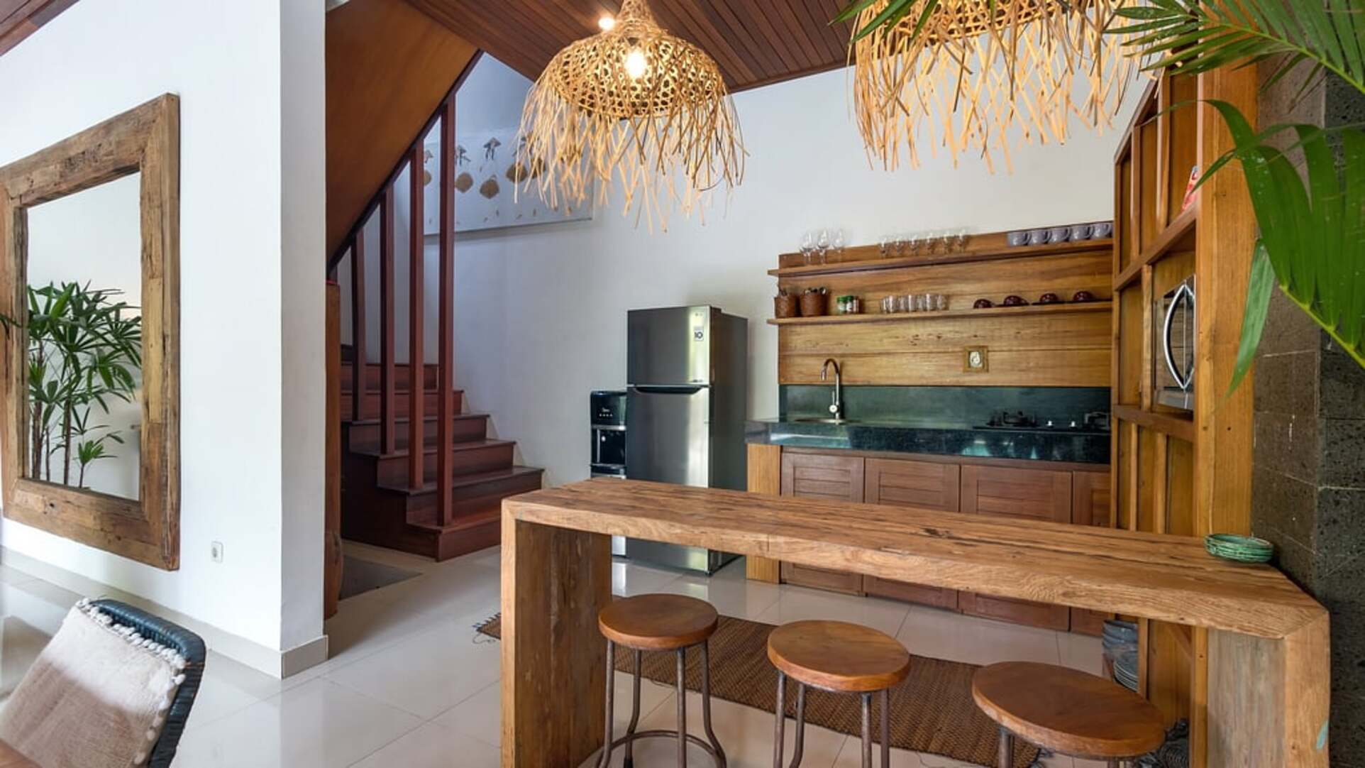 5 Star Minggu Villas – Tropical Group Escape