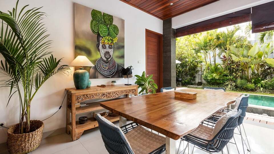 5 Star Minggu Villas – Tropical Group Escape