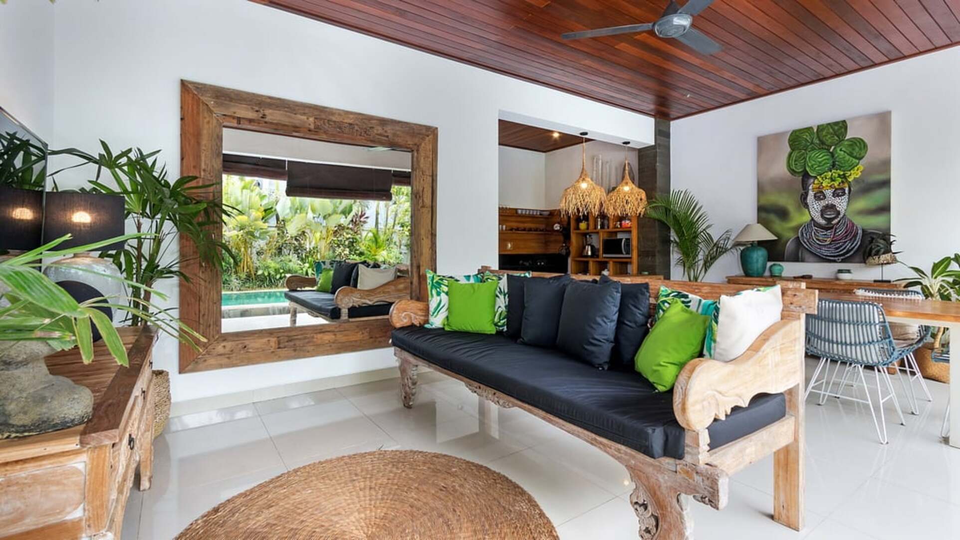 5 Star Minggu Villas – Tropical Group Escape