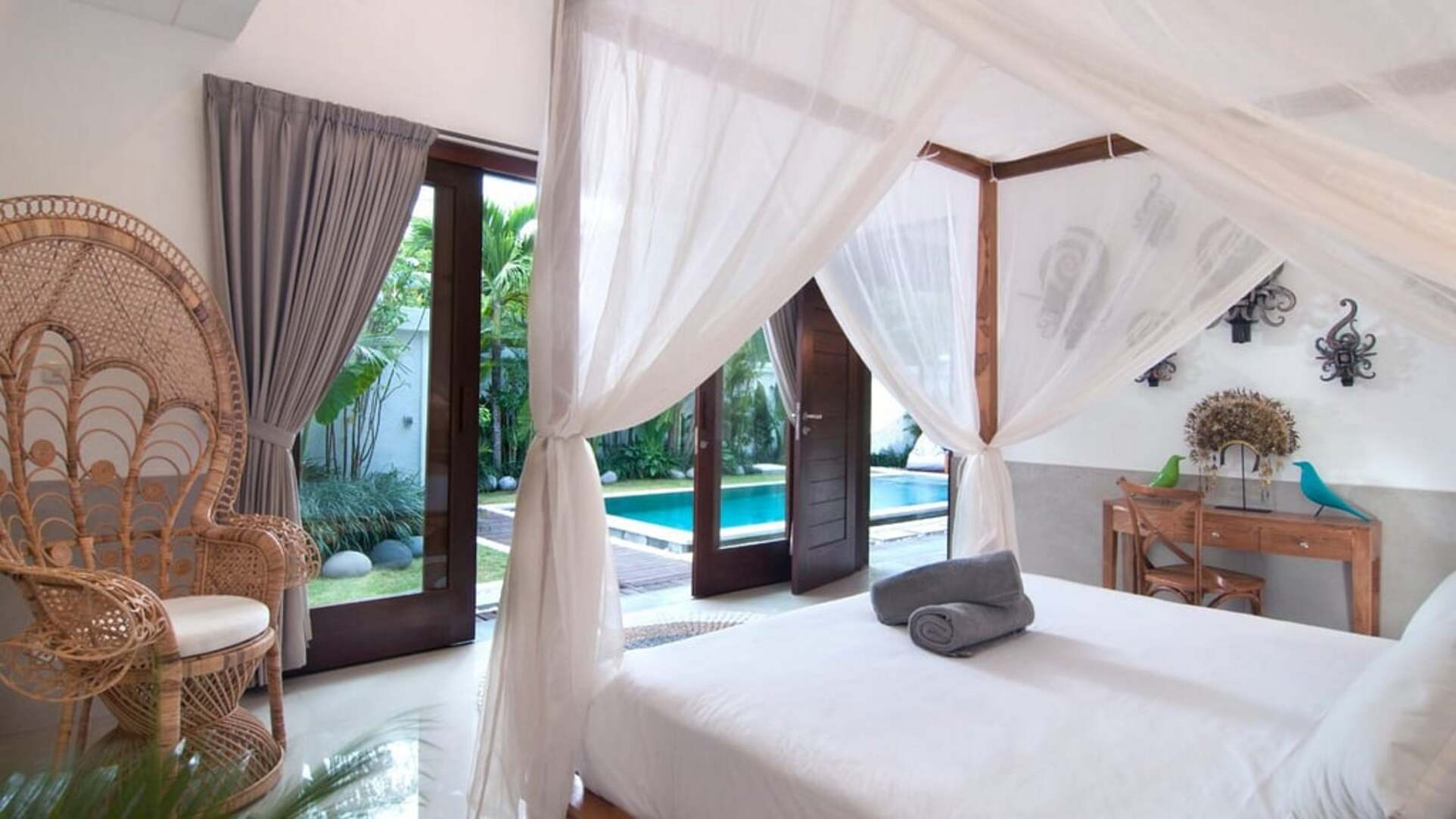 5 Star Minggu Villas – Tropical Group Escape