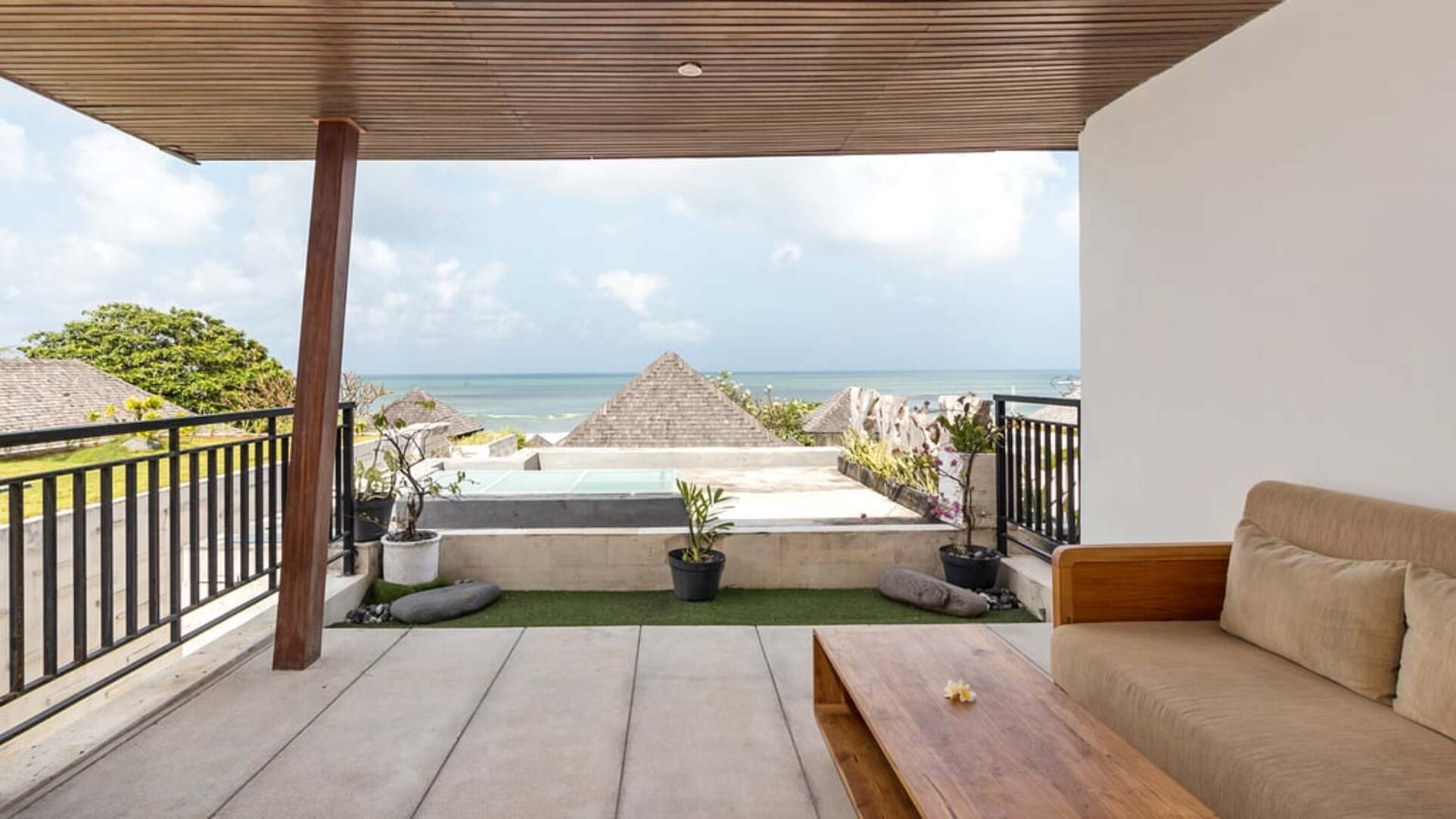 5 Star The Chand’s Three – Oceanfront Balinese Escape