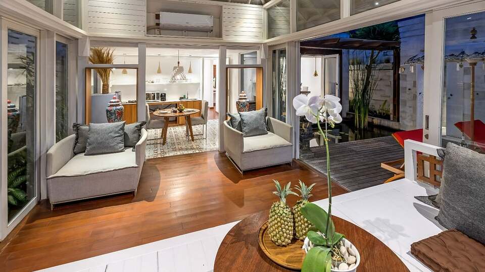5 Star The Chand’s One – Romantic Beachfront Haven