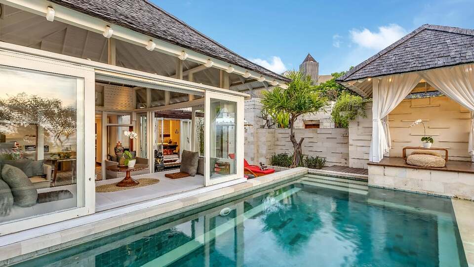 5 Star The Chand’s One – Sunset Beachfront Retreat, Seminyak, Indonesia