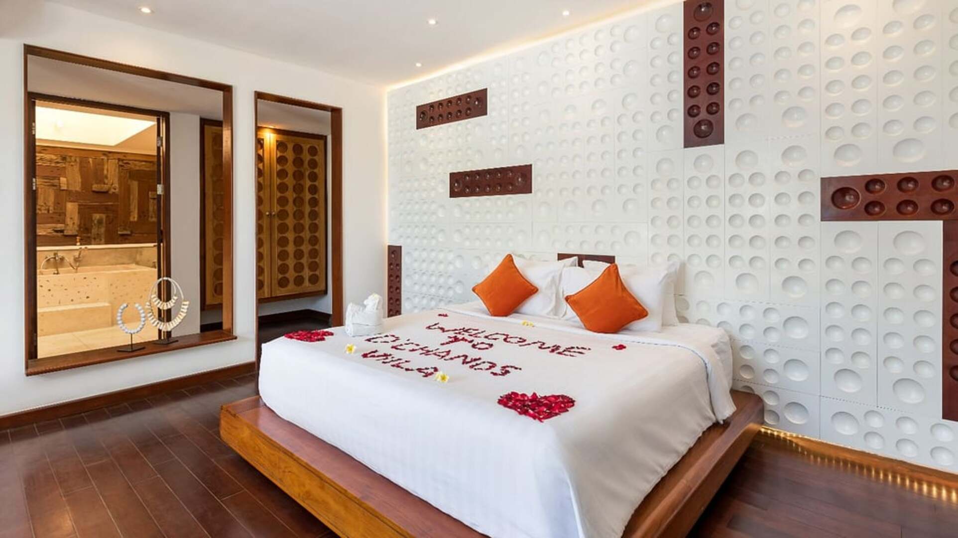 5 Star The Chand’s Two – Beachfront Family Escape