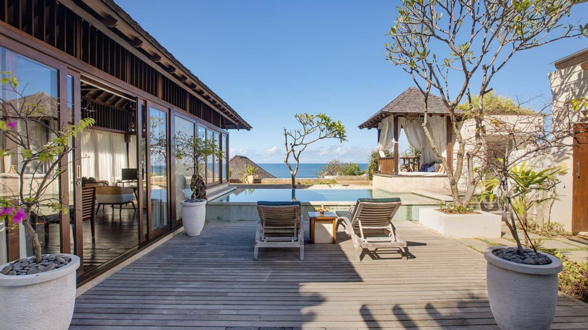 5 Star The Chand’s Two – Beachfront Family Escape